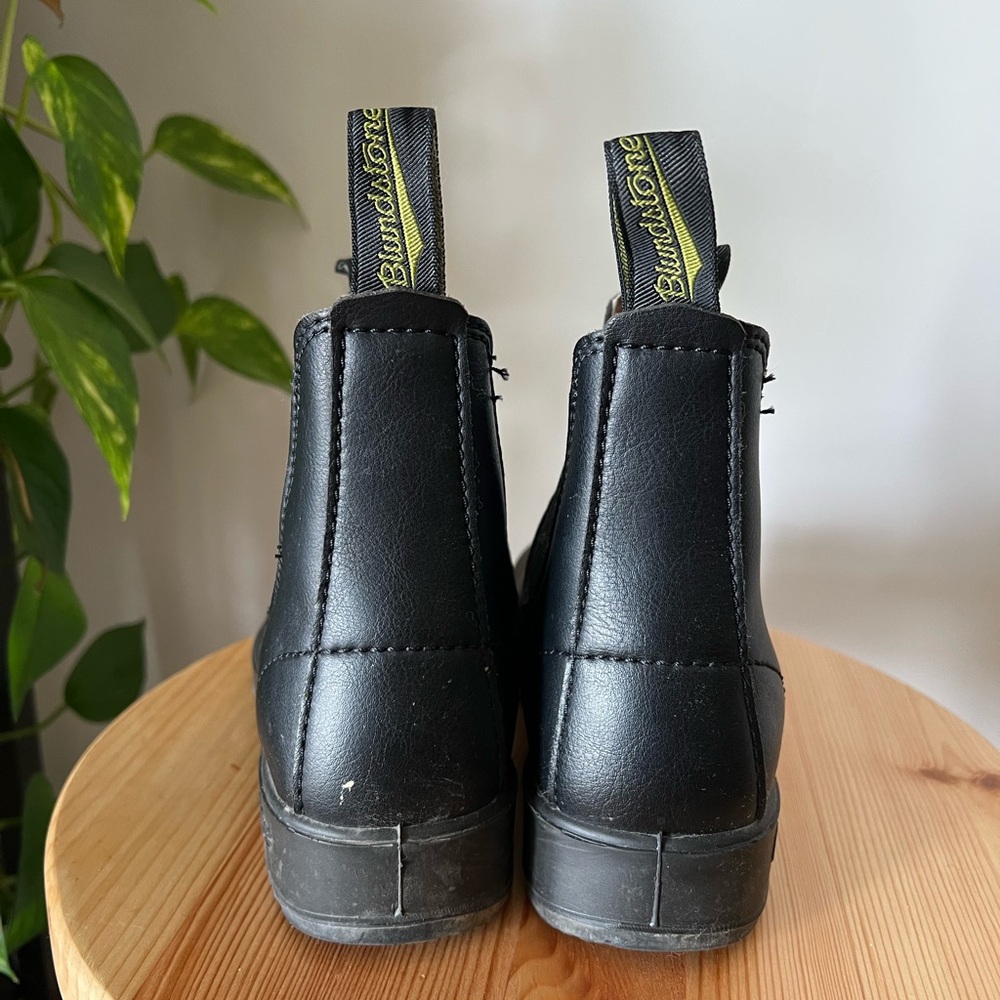 Blundstone Original Vegan
Chelsea Boot AU 3.5 US
Women's 6.5 - Picture 3 of 4